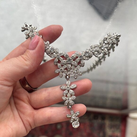 Stunning Dancing Floral Vine Leaves Necklace Silver-Tone Rhinestones - Picture 2 of 6